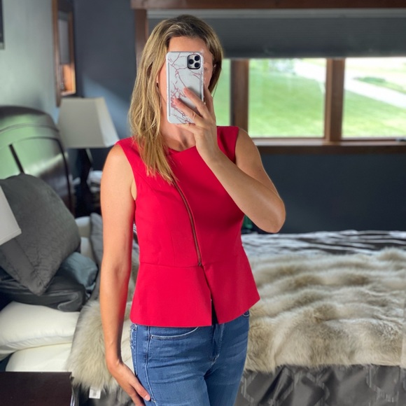 BCBGMaxZRIA Red Zip-Up Sleeveless Blazer - Picture 4 of 12